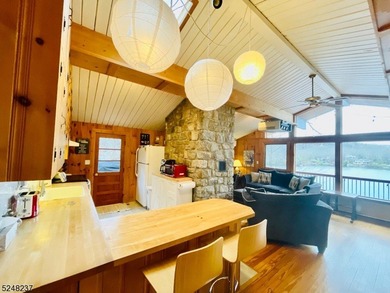 This exceptionally charming fully furnished lake-house is - photo 9
