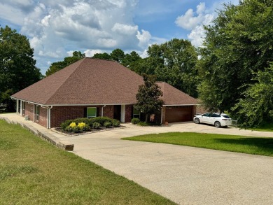 Lake Home For Sale in Many, Louisiana