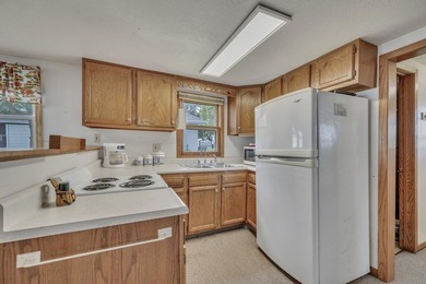 Summer Cottage... Beautiful lot with 56 feet of shoreline and an - photo 7