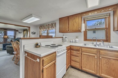 Summer Cottage... Beautiful lot with 56 feet of shoreline and an - photo 8