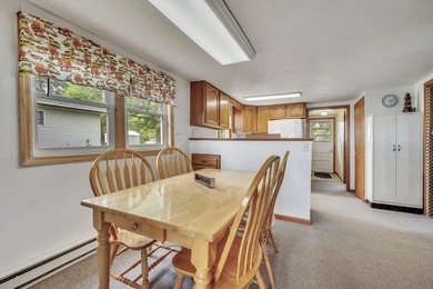 Summer Cottage... Beautiful lot with 56 feet of shoreline and an - photo 10