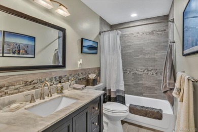 Welcome to a captivating residence at 5205 Wilshire Lane - photo 11