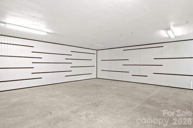 COUNTRY CHARM, CITY CONVENIENCE! If privacy is what you're - photo 24
