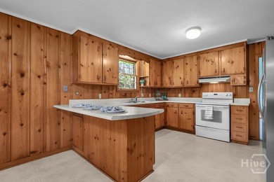 Conveniently located in Garden City, this 3-bedroom, 1-bath home - photo 8
