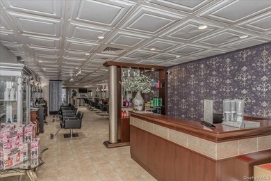 Don't miss this exceptional investment opportunity featuring a - photo 4