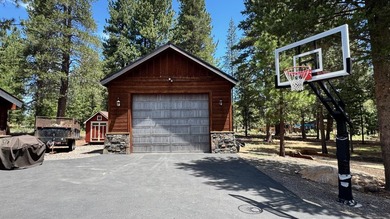 Exquisite Estate on 5 Acres with Golf Course Frontage - photo 4