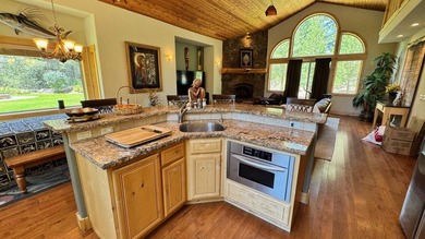 Exquisite Estate on 5 Acres with Golf Course Frontage - photo 9