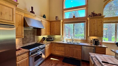 Exquisite Estate on 5 Acres with Golf Course Frontage - photo 10