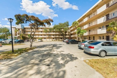 Bright 3/2 corner condo offering golf course living in Inverrary - photo 1