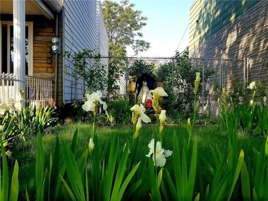 40X100 lot size, Zoning M1-1, very low tax $6,735 yearly, full - photo 3
