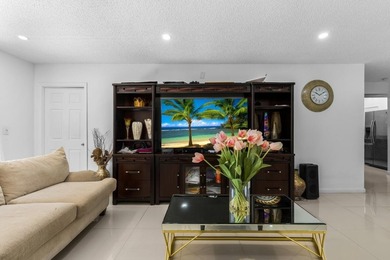 Bright 3/2 corner condo offering golf course living in Inverrary - photo 7
