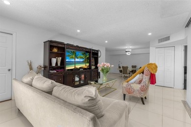 Bright 3/2 corner condo offering golf course living in Inverrary - photo 8