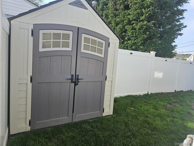 Come see this adorable, Bungalow in the heart of East Rockaway - photo 12