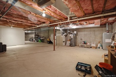 New to the market - Move-in condition - exceptional opportunity! - photo 16