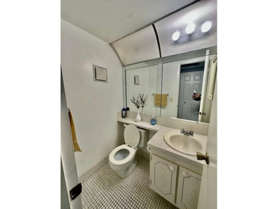 1/1.5, 3rd floor, light and bright, tile in kitchen and dining - photo 8
