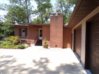 Raccoon Lake Home For Sale in Centralia Illinois