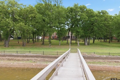 There are homes that impress, and then there are homes that - photo 17