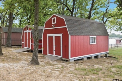 There are homes that impress, and then there are homes that - photo 19
