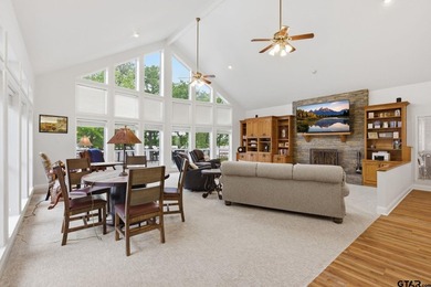 There are homes that impress, and then there are homes that - photo 20