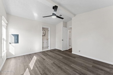 One or more photo(s) has been virtually staged. Why rent when - photo 22