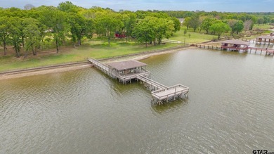There are homes that impress, and then there are homes that - photo 23