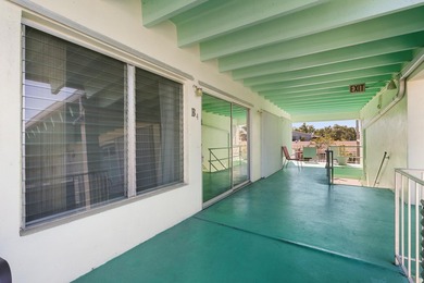 Welcome to this charming 1BR/1BA 55+ co-op in desirable Lake - photo 3