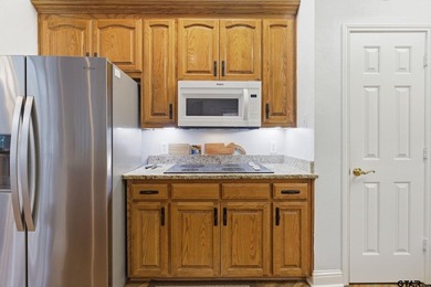 There are homes that impress, and then there are homes that - photo 25
