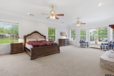 There are homes that impress, and then there are homes that - photo 36