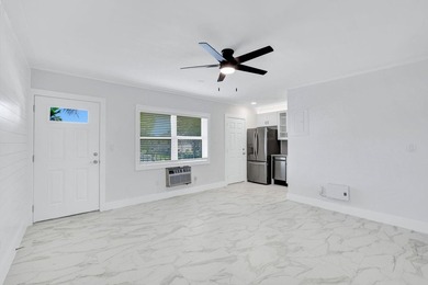 Newley renovated charming second-floor 1-bedroom, 1-bath - photo 9