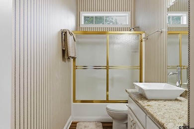 There are homes that impress, and then there are homes that - photo 45