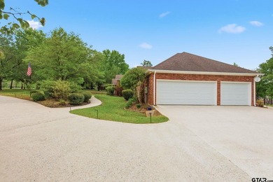 There are homes that impress, and then there are homes that - photo 47