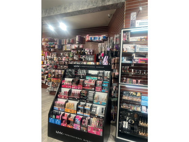 Turnkey Beauty Supply Store Opportunity. This income-producing - photo 7