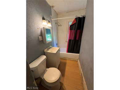 Attention investors - don't miss this value-add duplex on - photo 11