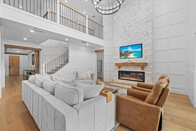 A masterclass in luxury living, this extensively customized - photo 12