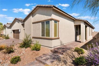 Gorgeous single story located in the Southwest. Like new!