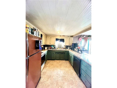 This property is a hunter and mechanic's dream. Eight acres of