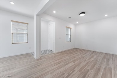 Gorgeous single story located in the Southwest. Like new!