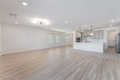 Gorgeous single story located in the Southwest. Like new!