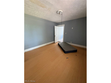 Attention investors - don't miss this value-add duplex on - photo 20