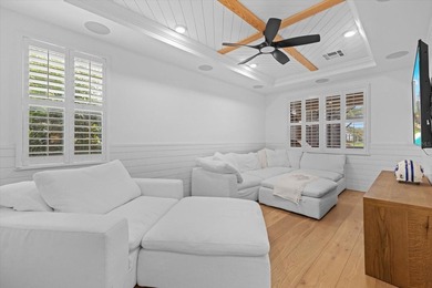 A masterclass in luxury living, this extensively customized - photo 25