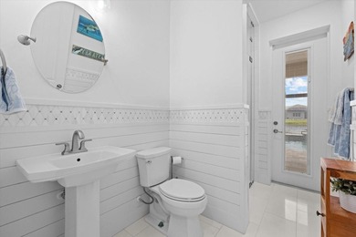 A masterclass in luxury living, this extensively customized - photo 26