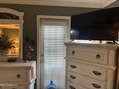 Living on the water with all the amenities and none of the work - photo 27
