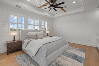 A masterclass in luxury living, this extensively customized - photo 33