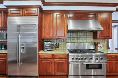 Stately Colonial Revival 25 acre estate featuring classic - photo 39