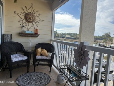 Living on the water with all the amenities and none of the work - photo 51
