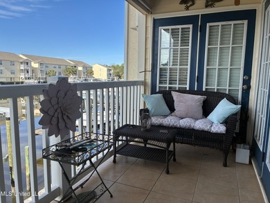 Living on the water with all the amenities and none of the work - photo 52
