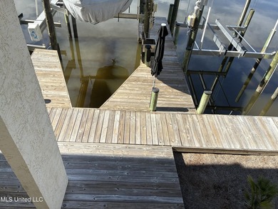 Living on the water with all the amenities and none of the work - photo 53