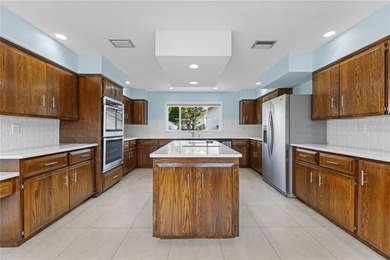 Welcome to this spacious and beautifully maintained 3-bedroom, 3 - photo 10