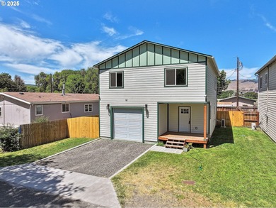 Columbia River - Klickitat County Home For Sale in Dallesport Washington