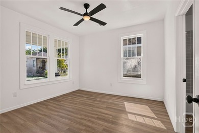 Two primary suites, each with a full en-suite bath and walk-in - photo 6